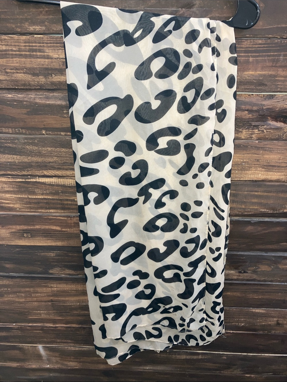 Women’s Animal Print Lightweight Scarf - Black & Cream